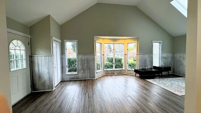 Building Photo - 70 Berkshire Dr