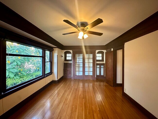 Foto del edificio - Quiet bungalow living in Historic Carroll Park