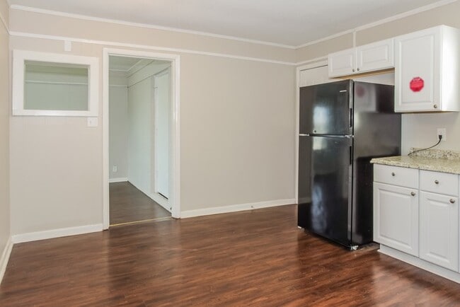 Building Photo - 1517 Douthit St SW