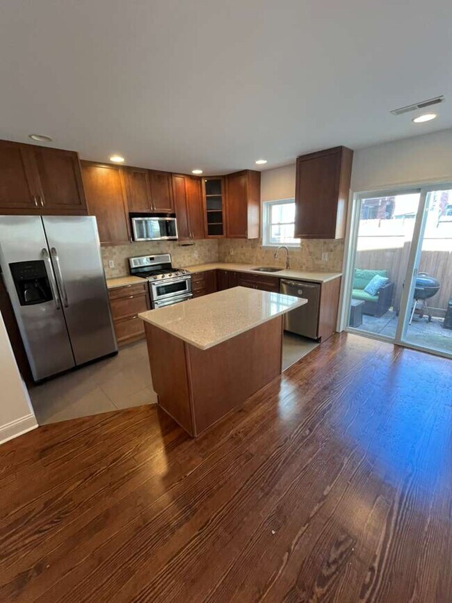 Foto del edificio - 2033 Kater St