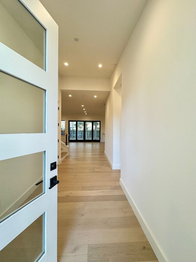 Foto del edificio - 2023 Built Custom Napa 3 Bedrooms, 3 1/2 B...