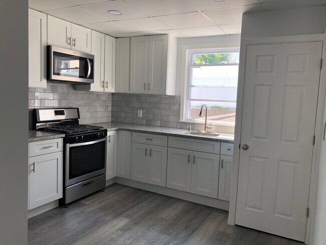 111 Davis Ave Kearny Nj 07032 Apartments Kearny Nj Apartments Com