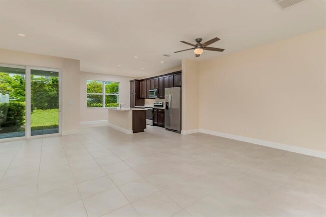 Building Photo - 1857 Spoonbill Ct