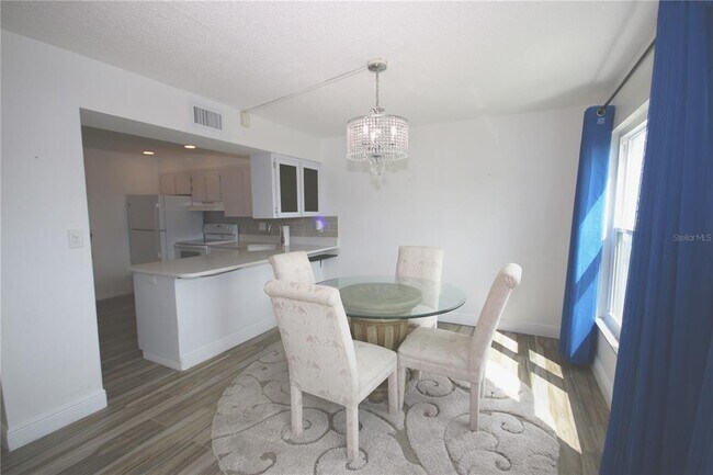 Foto del edificio - 1655 S Highland Ave