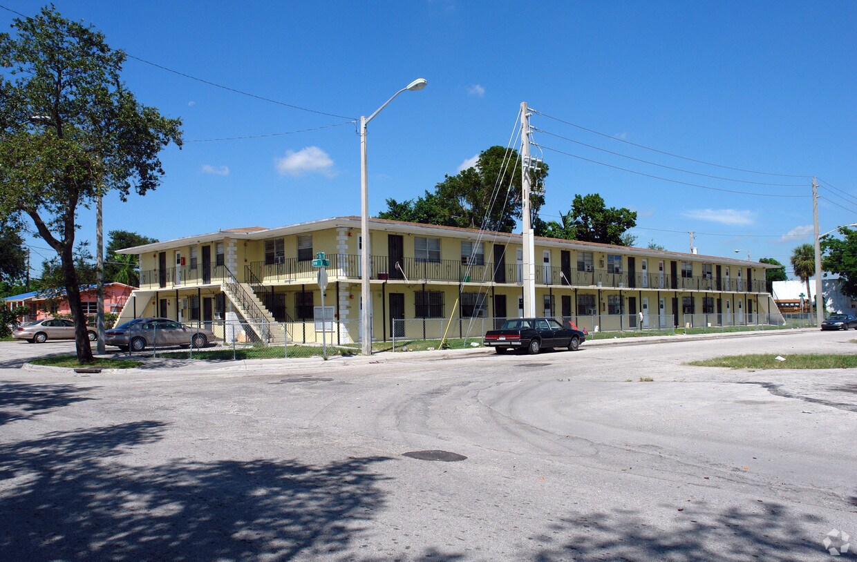 Primary Photo - 5600 NW 7th Ct