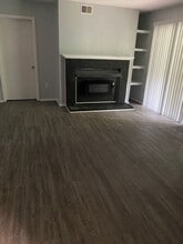 Building Photo - 601 Riverhill Cir