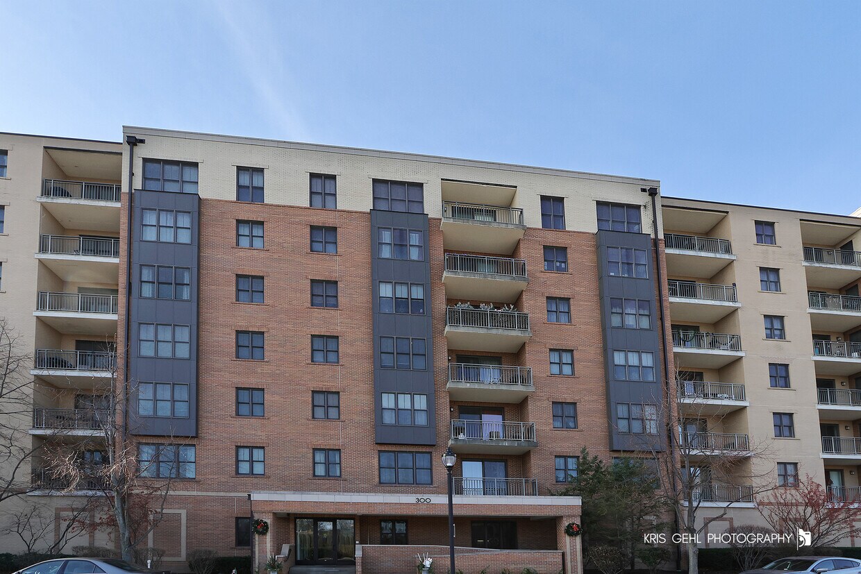 Primary Photo - 300 Anthony Ave