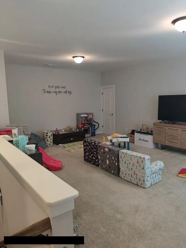 Foto del edificio - "Discover Your Creative Haven: Expansive 3,112 Sq Ft Open Space in Mount Juliet!"
