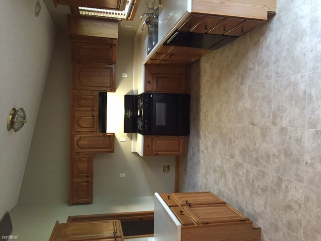 Building Photo - 1606 Thornhill Dr