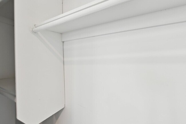 Interior Photo - 845 S. Kingsley