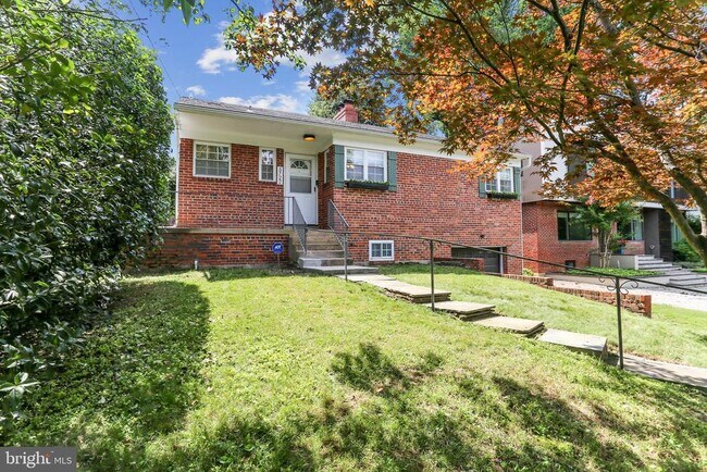 Foto del edificio - 5722 Bradley Blvd