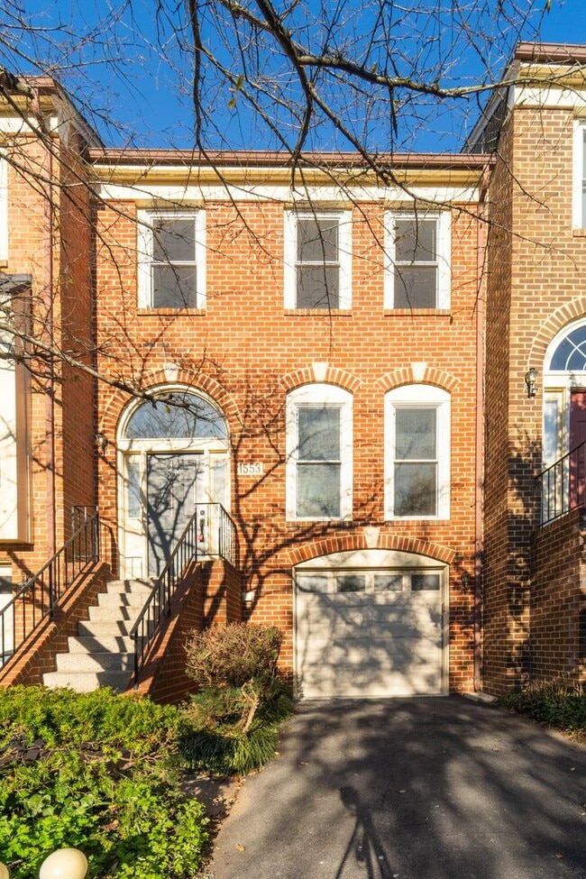 Building Photo - 1553 Templeton Pl