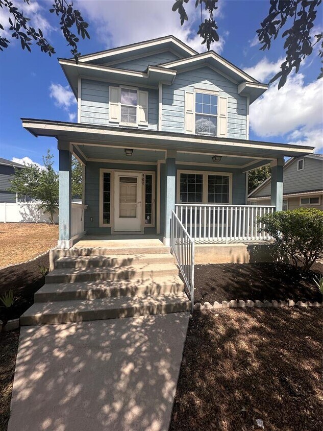 Foto principal - 508 Crater Lake Dr