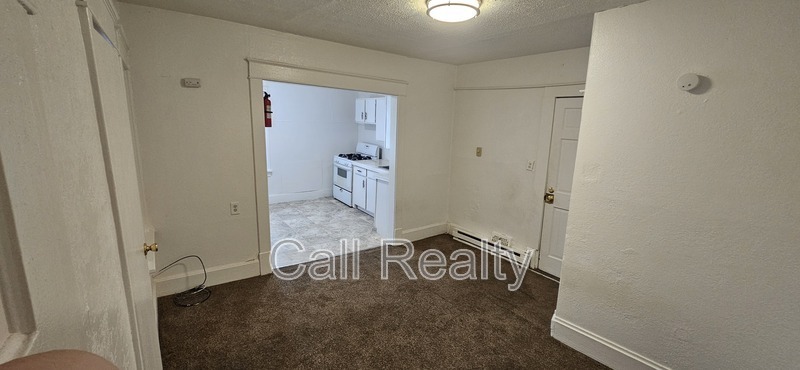 Foto principal - 1421 W Maxwell Ave