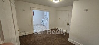 Building Photo - 1421 W Maxwell Ave