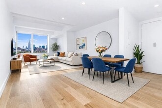 Building Photo - 50 Murray St