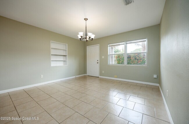 Foto del edificio - 248 Laurel Oak St