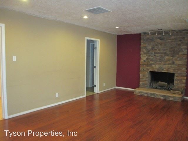 Building Photo - 3 br, 2.5 bath House - 8804 Bellehaven Ave NE