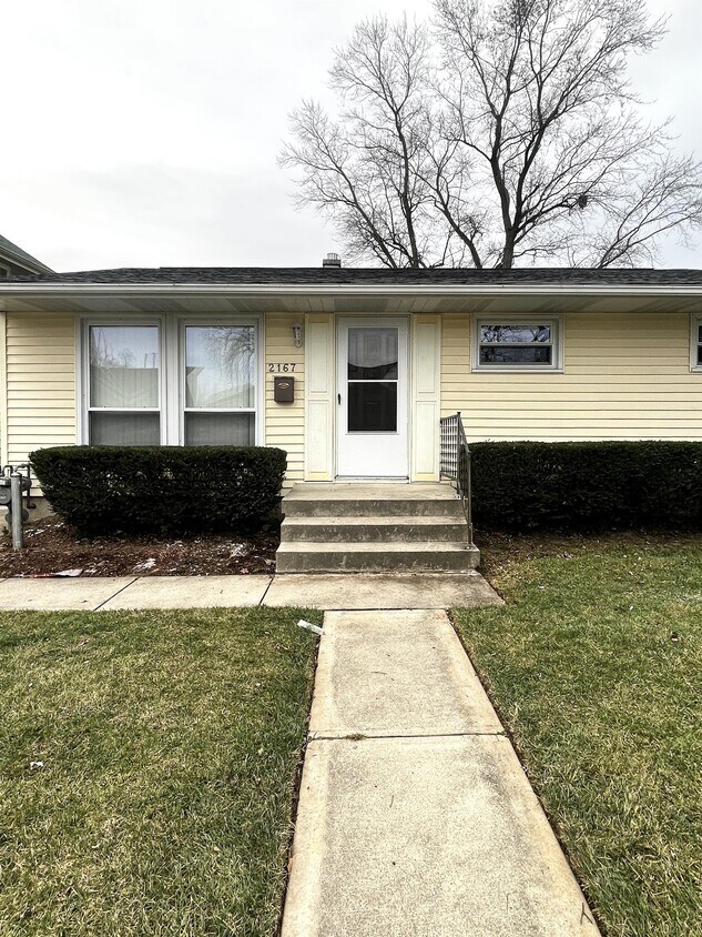 Primary Photo - 2167 Woodward Ave