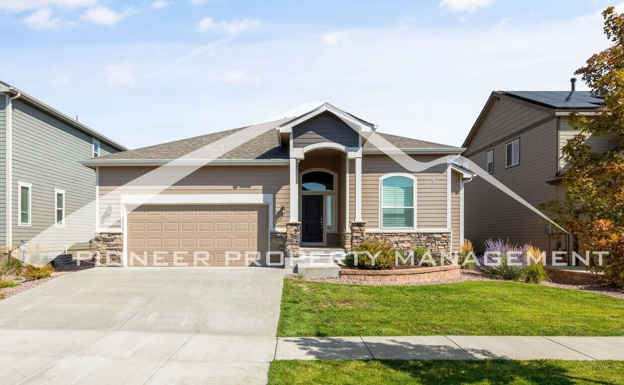Foto principal - Main-Level Living in Desirable Wolf Ranch ...