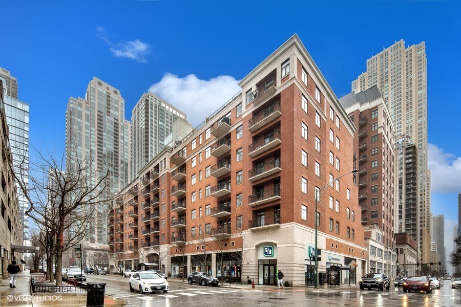 Foto principal - 33 W Huron St
