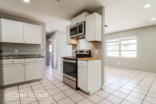 Foto del edificio - 7320 38th Ave N