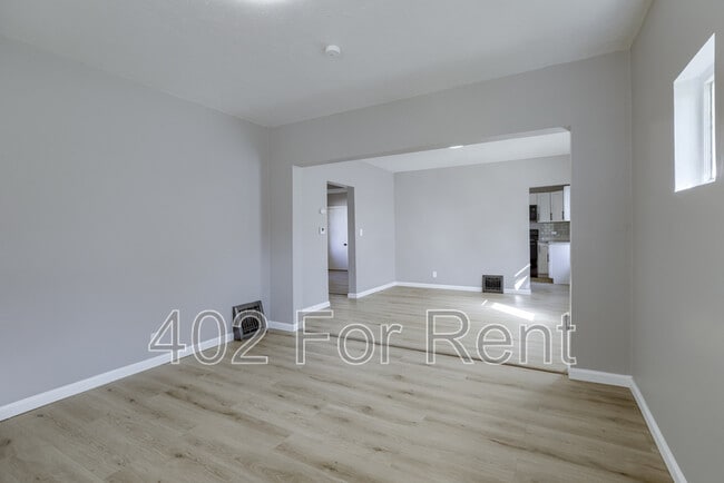 Building Photo - 2760 Laurel Ave