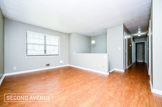 Foto del edificio - 2237 Rocklane Dr