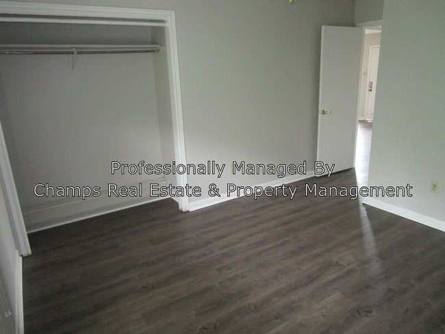 Building Photo - 204 Cantal Dr