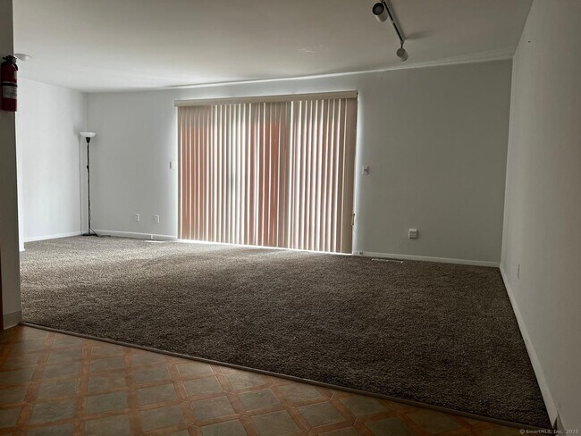 Foto del edificio - 30 Glenview Dr
