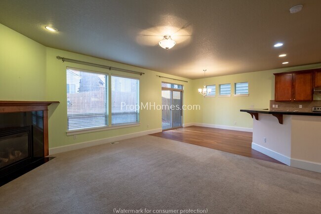 Foto del edificio - Beautiful Three Bedroom Home in Bethany - Available Now!