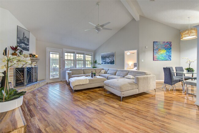 Foto del edificio - 7027 Brockington Dr