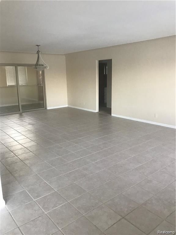 Foto del edificio - 7030 Commerce Rd