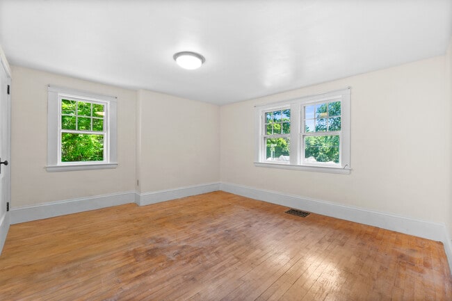 Building Photo - 15 Sherburne Rd