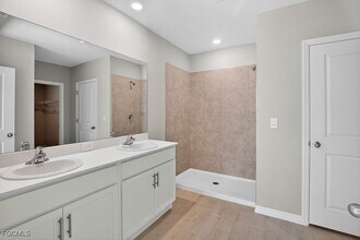 Building Photo - 553 Kingsbury Ln