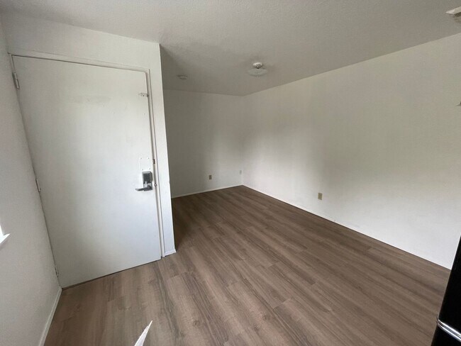 Foto del edificio - Pacific Cedar LLC 2