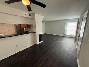 Building Photo - 8050 Sands Point Dr