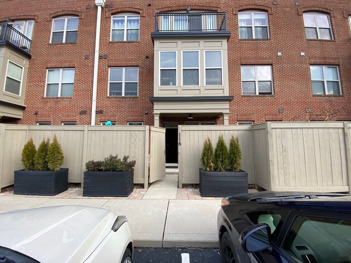 953 Ingleside Ave Unit 116, Columbus, OH 43215 Condo for Rent in