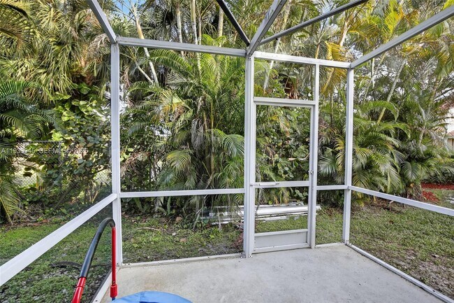 Foto del edificio - 5436 NW 90th Terrace