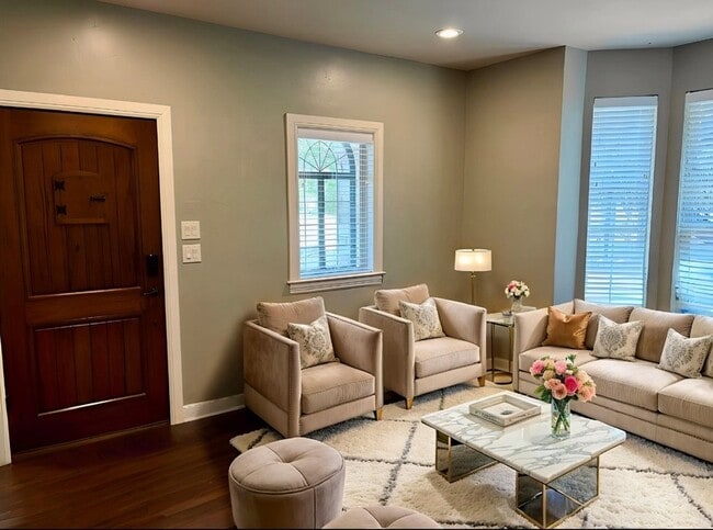 Building Photo - 185 Oyster Bay Ct