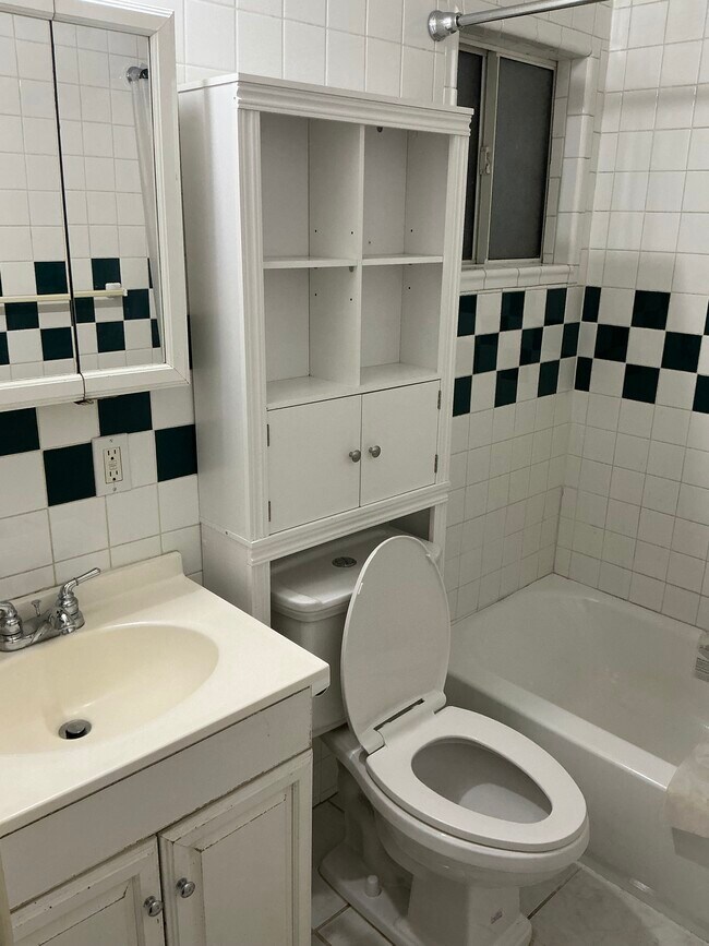 Foto del edificio - 810 Earlham St