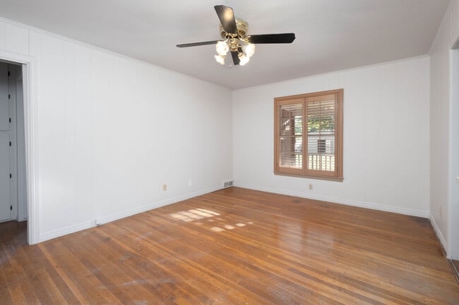 Building Photo - 2050 S Bowie St