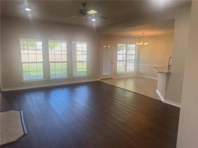 Building Photo - 205 Rugen Ln