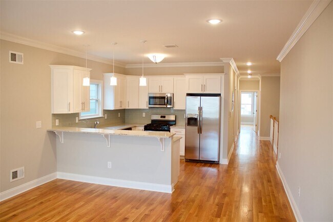 Foto del edificio - 398 Cator Ave