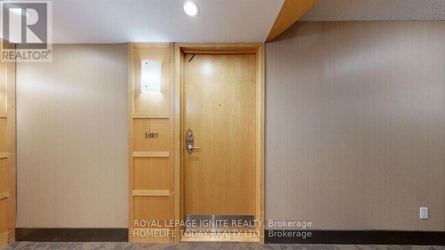 Photo du bâtiment - 8 Mondeo Dr