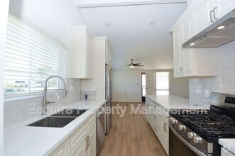 Building Photo - 285 Grandview Cir
