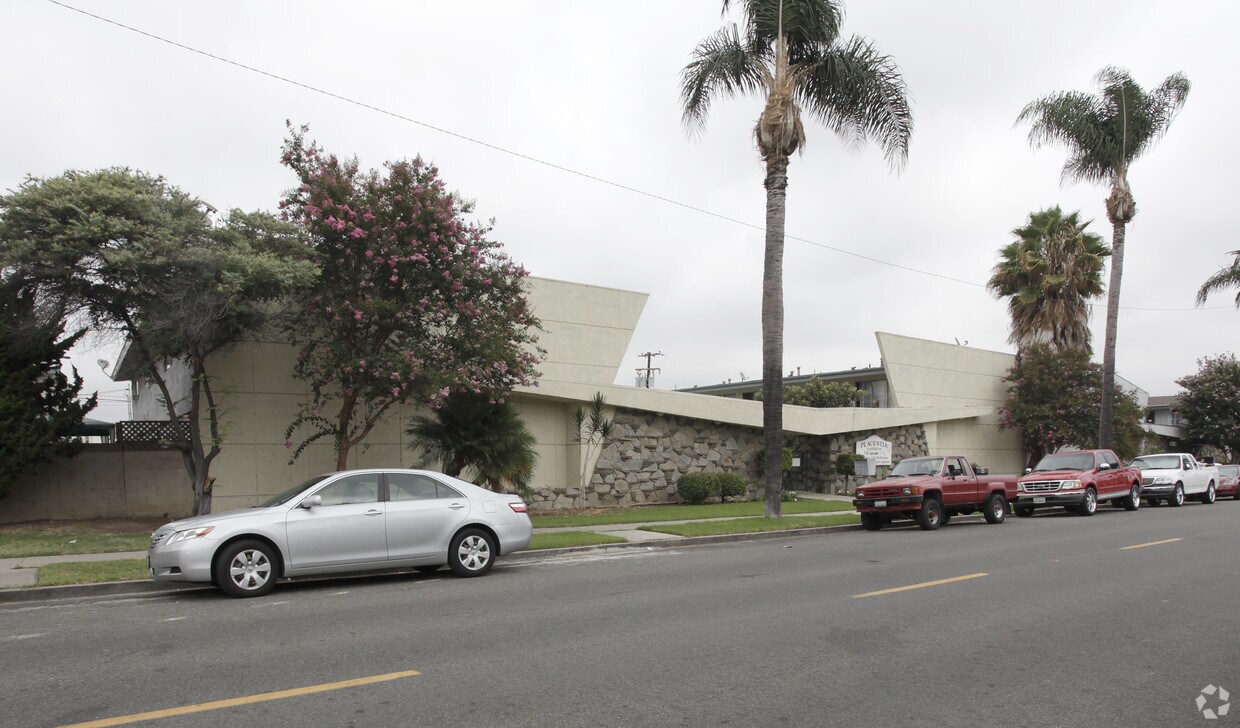 Foto del edificio - 701-723 W Center St