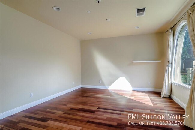 Foto del edificio - Amazing Near New, Warm Springs area