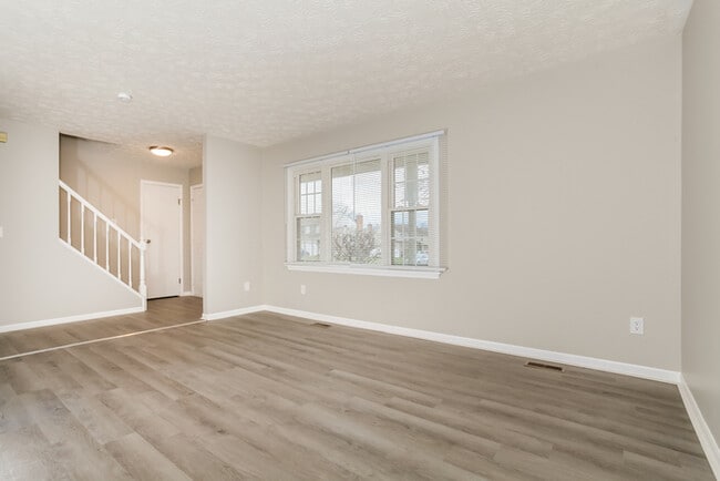 Building Photo - 4980 Riverwatch Dr