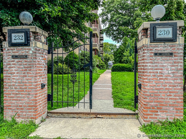 Foto del edificio - 230 Farmington Ave
